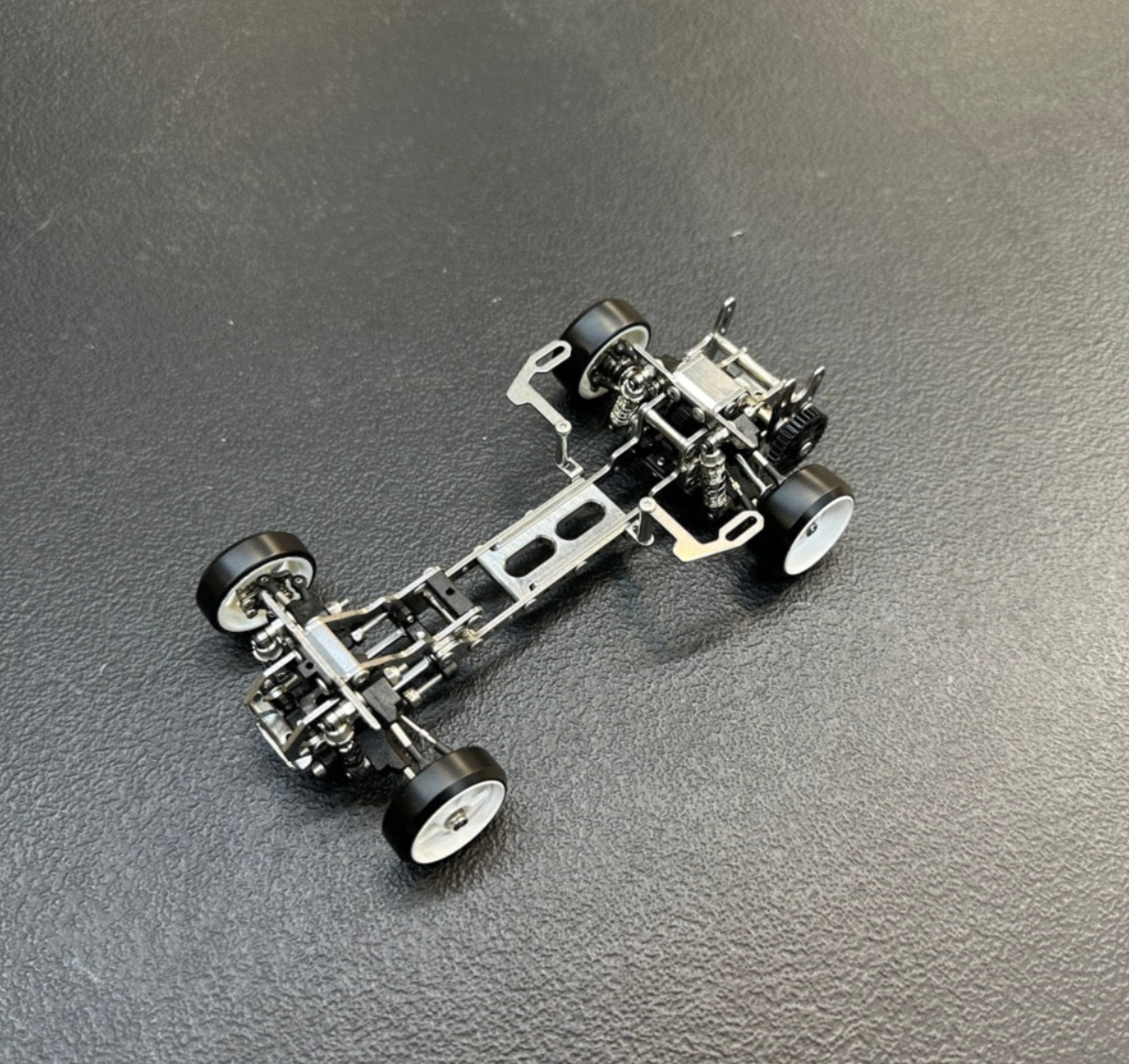 RTS v0 1-24 RWD Drift Chassis Kit - Almost Fully Assembled [Rhino Racing] RTS-2401-0