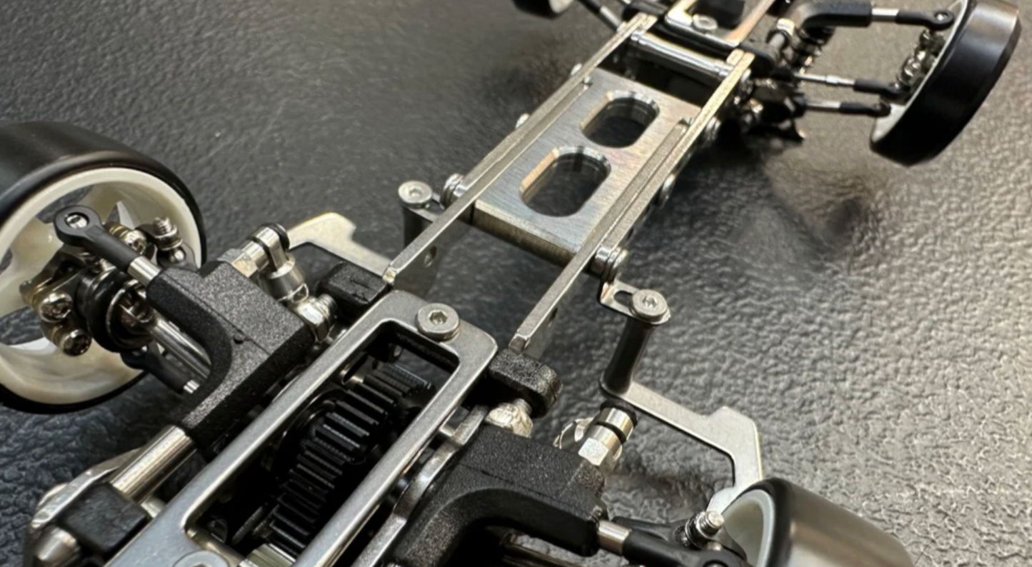 RTS v0 1-24 RWD Drift Chassis Kit - Almost Fully Assembled [Rhino Racing] RTS-2401-0